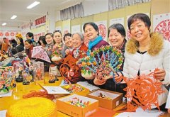 秀巧手 临潼文化区百余女性展示手工作品