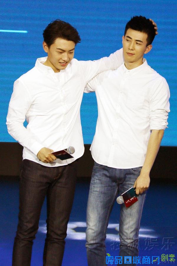 青春继续"的"春游"巡演启动发布会,作家饶雪漫携舞台剧主创"张漾"王青