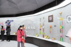 [新华网云南频道]昆明公园成“非遗”传承乐土