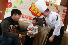 “春天到 面花开” 与孩子一起学做面点- 本报记者 马士雯 文并摄