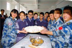 胶州四中再度携手香港航空青年团 助力青少年航空教育