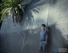 狂玩「放大鏡」聚熱脖子手臂！金曲歌王蕭煌奇自稱暖男