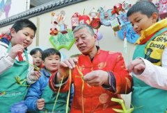 校园举行民俗庙会孩子们乐翻了天(图)