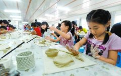 陶艺村里学陶艺(图)