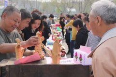 青岛市洛阳路民俗工艺作品展欢庆“邻居节”