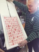 老人退休后自学成才 印章刻了近4000枚(图)