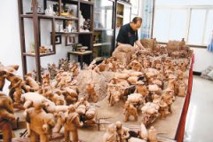 瞧这148个泥人 把麦收演活咧(图)