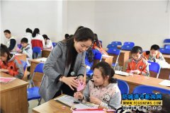 上思县图书馆举办“走进中国民间剪纸”公益讲座