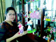 捏起泥人来,啥烦恼都忘了