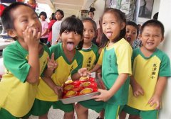 武潭国小食农教育 学童DIY小米杯子蛋糕