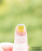 自己DIY省下五百块！玻璃甲条纹甲在家这样做