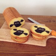 将儿子的涂鸦作品制作成面包火遍全球