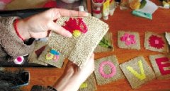 一块麻布一根钝头针开绣 杭师大女生自创麻布毛线绣