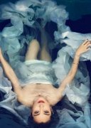 林允晒湿身戏水照唯美动人范冰冰张馨予赵丽颖女星水中大片性感指数PK