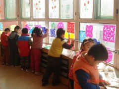 历城区机关幼儿园开展快乐剪纸迎新年活动(图)