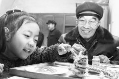 七旬老人做面塑，只为图个乐儿