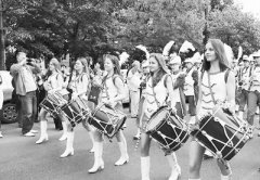 罗马尼亚礼俗面面观：猪脑入餐 喜欢穿白色