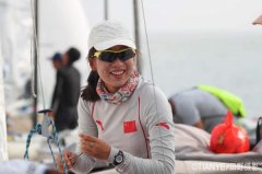 谁说帅哥美女都在游泳队？我们帆船队不服！