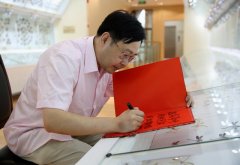 《CRI会客厅》中国民间博物馆馆长系列访谈：探秘草叶间的宇宙 发现微观世界