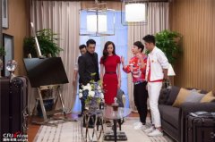 《百变吧星居》首播“天雯夫妇”花式秀恩爱