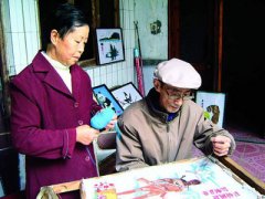 74岁大爷飞针绣花 希望能够办一次绣品展览