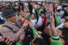 萧山瓜沥有个“剪纸王国” 700多双小手剪出文化传承新天地