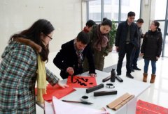 益农：手写的春联更有年味