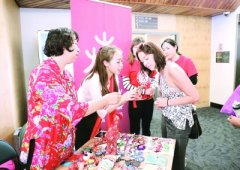 新西兰中国文化吸引了大量新西兰民众