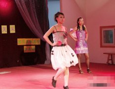 河南大学生塑料袋DIY服装秀