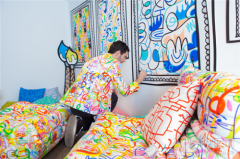 带涂鸦艺术图画的纺织品 – 国内要闻