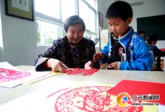 “云峰剪纸”非遗传承人：最大愿望是将剪纸艺术传承下去