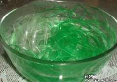 饮料瓶废物利用手工DIY做成清洁球