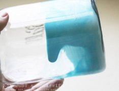 废弃的玻璃瓶手工制作成艺术品