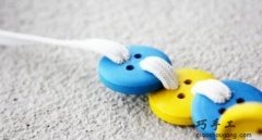 手工制作漂亮纽扣笔筒 玻璃罐变笔筒