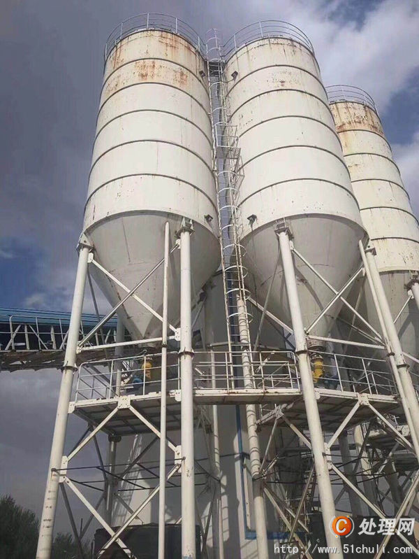 辽宁低价出售二手散装水泥罐转让：螺旋输送机出售