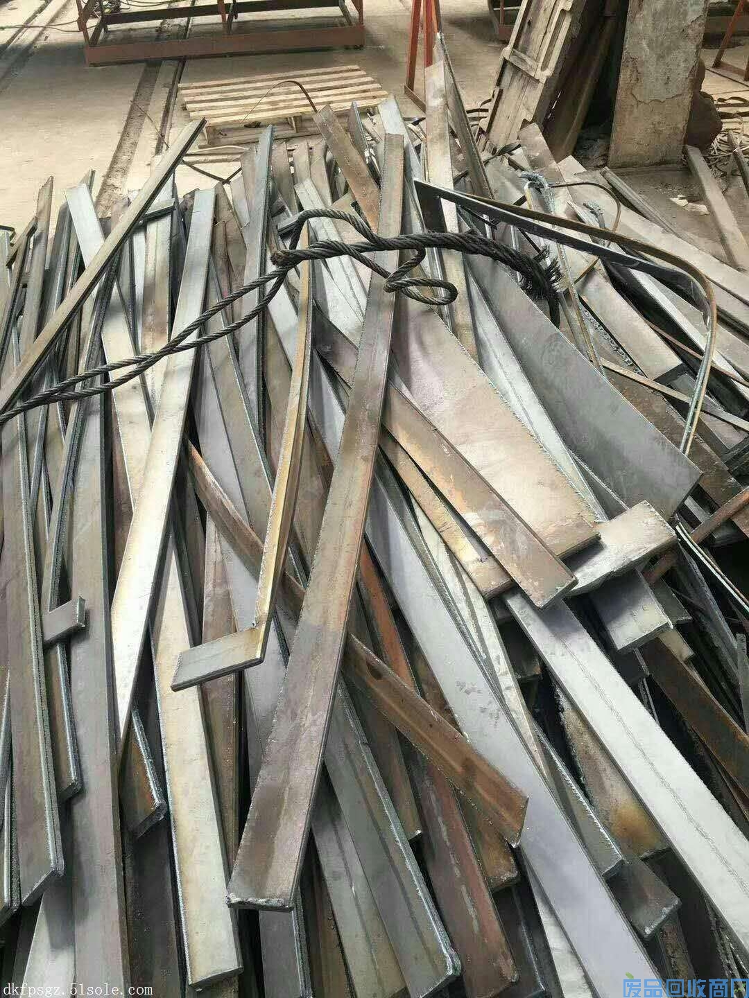 废铝回收、废铁回收图