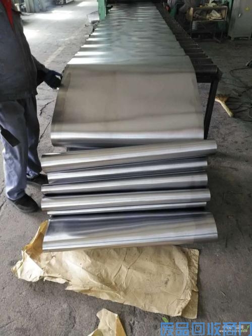 废铅皮回收图-废软铅回收图