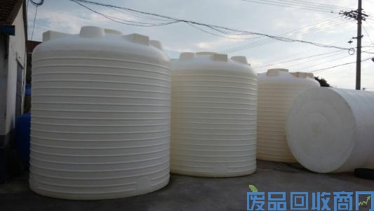 二手PP塑料罐-塑料储罐回收厂家-塑料储罐回收价格图