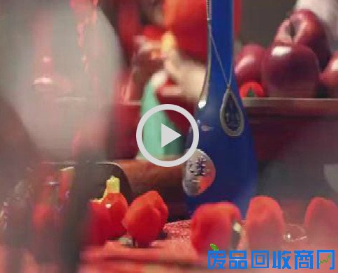 蓝色瓶子的梦之蓝酒