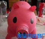 幼儿园手工制作图片:用可乐或饮料瓶制作储蓄罐，利用废旧物品手工制作