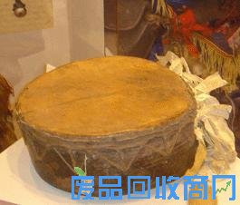 废旧物资制作的手鼓图