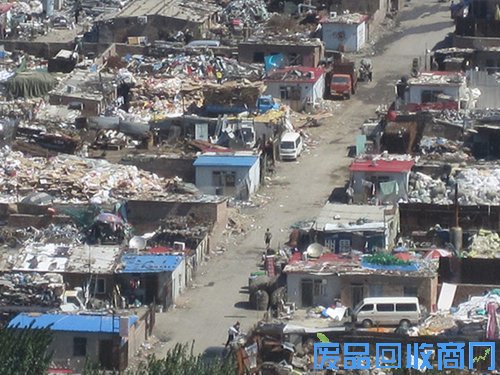 废品回收市场生意冷清图