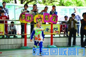 废旧物品创作图1